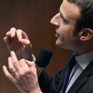 «Droits voisins»: Macron appelle à «engager au plus vite toutes les procédures» européennes contre les géants du numérique