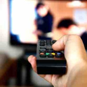 Audiences TV : France Télévisions devance TF1 en 2015
