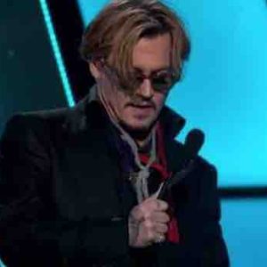 Johnny Depp joue Donald Trump dans un moyen métrage parodique