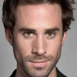 TV : Joseph Fiennes défend son choix d’incarner Michael Jackson