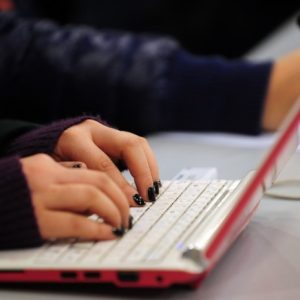Plus d’1 internaute sur 2 pratique des jeux en ligne