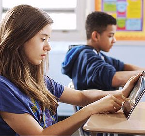 Médiamétrie : les enfants sont de grands adeptes de la TV sur Internet