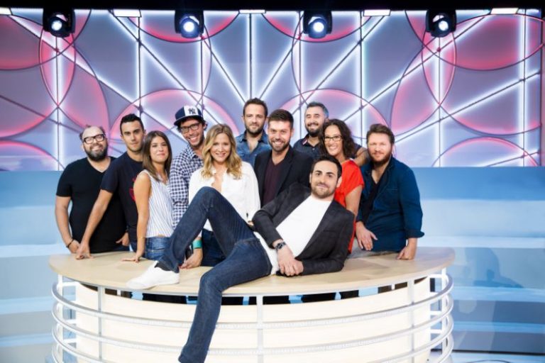 C8 : bon démarrage pour la nouvelle émission «Il en pense quoi Camille ?»