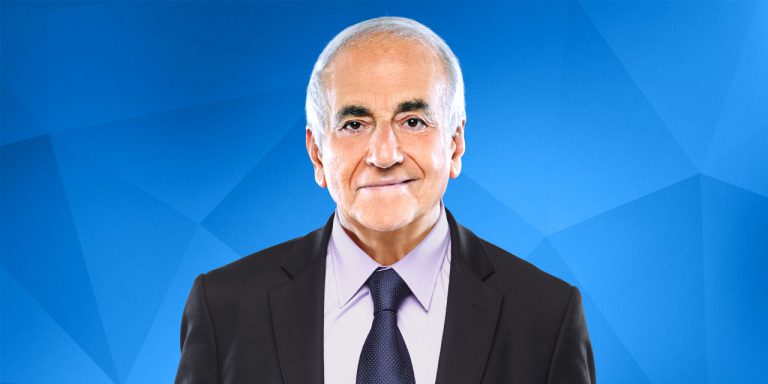 Jean-Pierre Elkabbach, doyen au style pugnace du journalisme politique