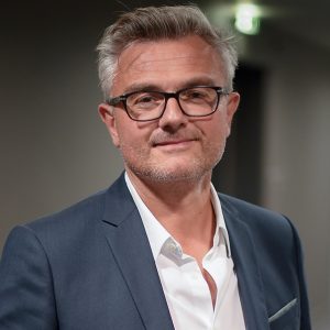 Y. GOAZEMPIS : «Notre liberté d’adaptation a été phénoménale sur le ‘Saturday Night Live’»