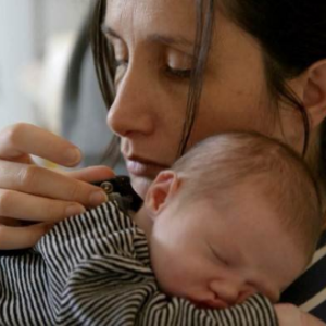 France 2 : petit score pour le documentaire «Et si on faisait un bébé ?» mardi en Night