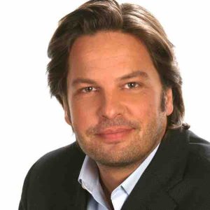 A. POIVRE D’ARVOR (Phare Ouest) «Je souhaite relancer le magazine de fait divers «Non Elucidés»»