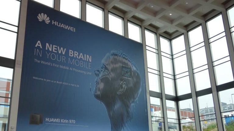 Huawei présente son smartphone paré d’intelligence artificielle