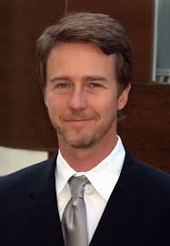 1 mort sur le tournage d’un film d’Edward Norton à cause d’un incendie