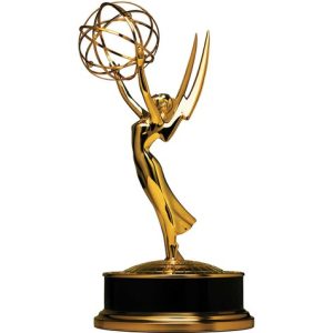 Les comédiens Colin Jost et Michael Che, prochains maîtres de cérémonie des Emmys 