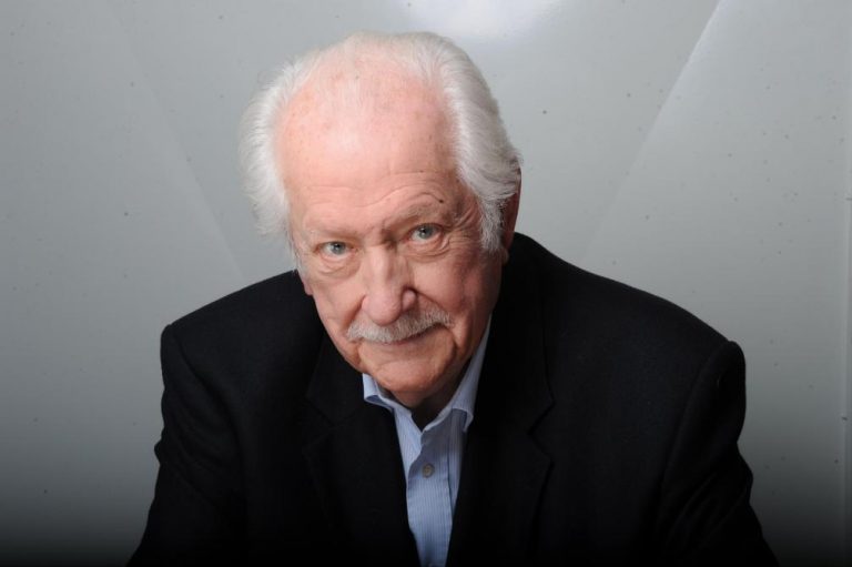 Des personnalités du spectacle et des médias venus rendre un dernier hommage à Pierre Bellemare