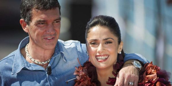 Salma Hayek est restée silencieuse sur l’affaire Weinstein pour «protéger» Antonio   Banderas 