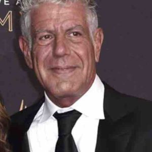 Le chef américain Anthony Bourdain remporte six Emmy à titre posthume