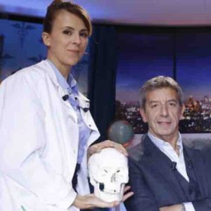 France 2 : Michel Cymes  aux commandes de «Ça ne sortira pas d’ici !» dès le 31 octobre à 22h55