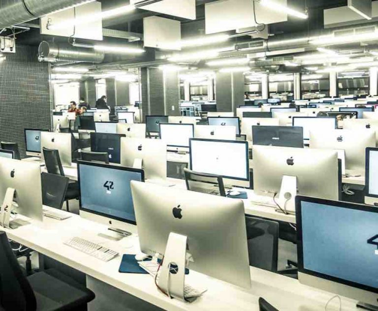 La CNIL met en demeure l’école 42 de Xavier Niel pour «vidéosurveillance excessive»