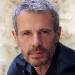 Lambert Wilson prête sa voix à la chaîne Voyage pour la série «Trésors vus du ciel»