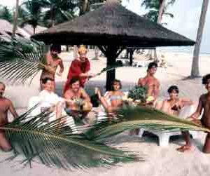 C8 : «Les  Bronzés : les secrets de 40 ans d’amitié et de succès» le 5 décembre à 21h00