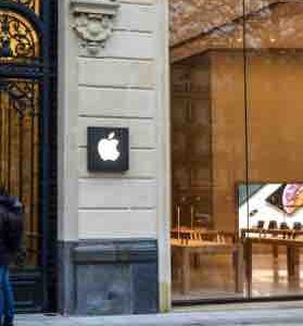 Evasion fiscale: l’organisation altermondialiste Attac manifestait dimanche à Paris contre Apple