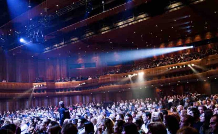 France 4/ Montreux Comedy Festival 2018: «Manu Payet sauve la planète» lundi 3 décembre à 21h00