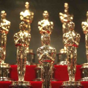 L’Académie des Oscars remet ses statuettes d’honneur, avec une pensée émue pour les nombreuses victimes des incendies