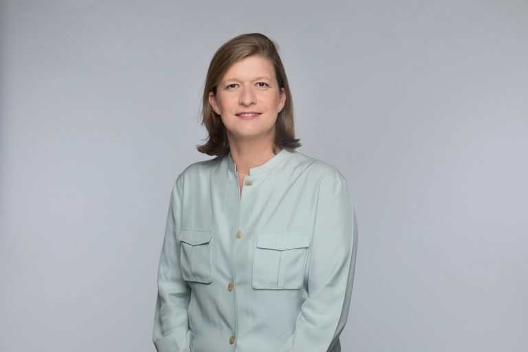 Cécile MEGIE (RFI) : « La station se porte très bien puisque nous sommes écoutés par près de 10% de la population roumaine »