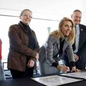 Radio France: signature de la Charte d’Engagement LGBT+ de l’Autre Cercle