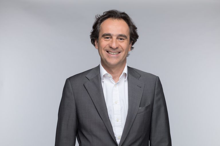 J-E. CASALTA (France Bleu) : « Ma priorité est de renforcer l’offre de proximité de France Bleu »