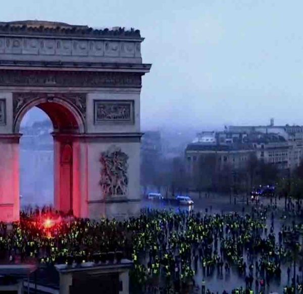 Paris Première : «Conflits sociaux : une histoire bien française» mercredi 9 janvier à 23h05