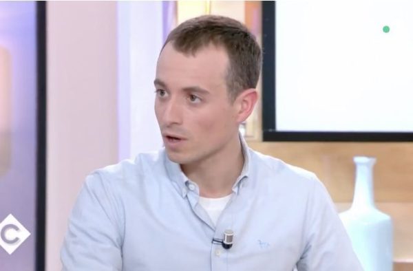 Hugo Clément  dément avoir  harcelé Nassira El  Moaddem