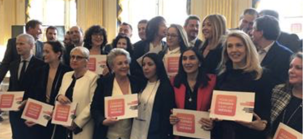Une vingtaine de groupes de médias et de communication signent une charte contre le harcèlement sexuel