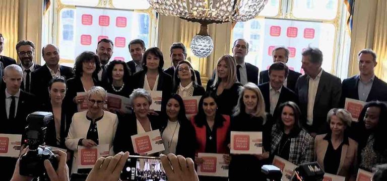 Le groupe TF1 signe la Charte contre le harcèlement et les agissements sexistes dans les médias