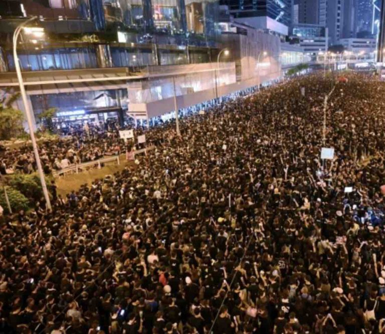 Les médias d’Etat et les réseaux sociaux chinois gardaient le silence dimanche sur les manifestations monstres à Hong Kong