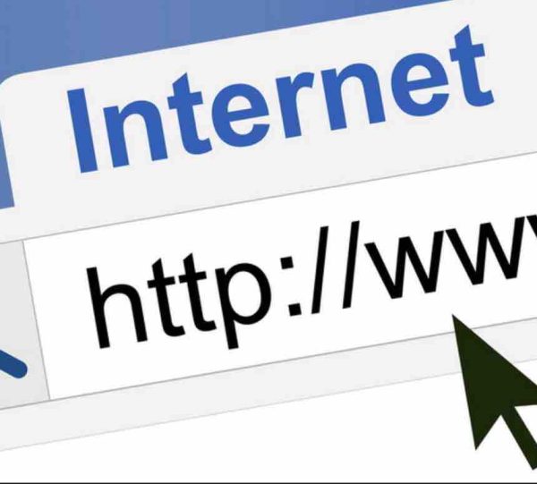 Internet : l’enthousiasme des débuts entamé par les conséquences néfastes