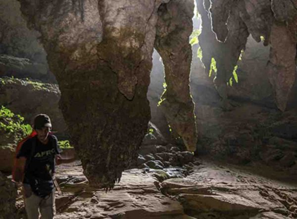 USHUAÏA TV : «Tewet, le dayak au mille grottes» le 20 novembre à 20h40