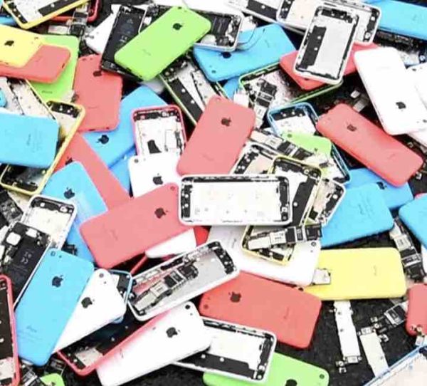Un millier de téléphones mobiles détruits par les salariés de la société en difficulté Remade