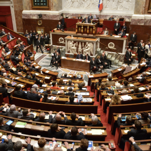 L’Assemblée nationale vote un meilleur ciblage des contenus haineux en ligne