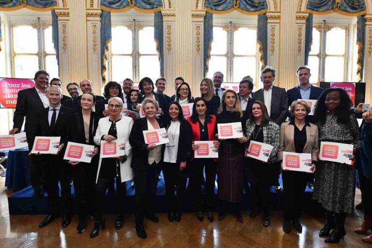 L’association «Pour les Femmes Dans les Médias» (PDFM) poursuit son engagement avec sa charte contre le harcèlement sexuel et les agissements sexistes