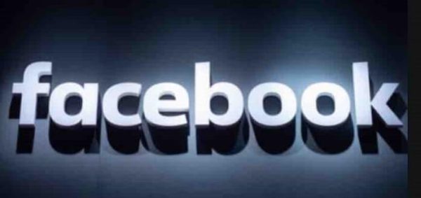 Covid: Facebook va avertir directement ses usagers qui consultent des fausses informations
