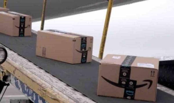 USA: des employés des entrepôts Amazon de nouveau en grève pour une meilleure protection face au Covid-19
