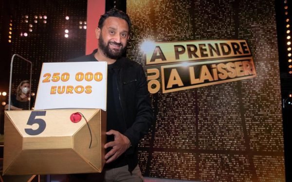 C8 : 794.000 curieux devant le retour du jeu «A prendre ou à laisser» lundi à 20h15