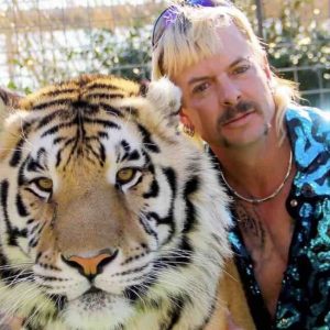 Nicolas Cage incarnera Joe Exotic dans une série télévisée consacrée à cet excentrique amoureux des grands fauves