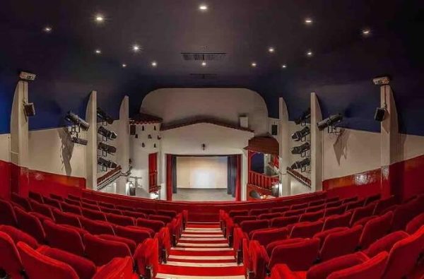 Paris Première soutient les théâtres