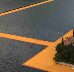 ARTE rend hommage à l’artiste Christo samedi 6 juin à 23h20 avec la rediffusion du documentaire «Christo, walking on water»