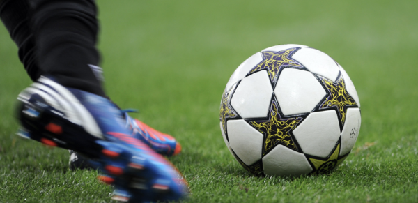 Privés de football, des abonnés à Canal+ et beIN demandent un remboursement