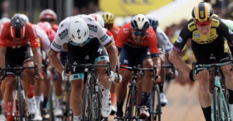 Les médias sportifs au ralenti avant la reprise des hostilités en août