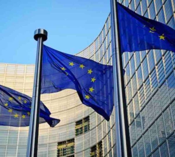 L’UE doit disposer de sa propre constellation de satellites pour l’internet haut débit, selon Thierry Breton