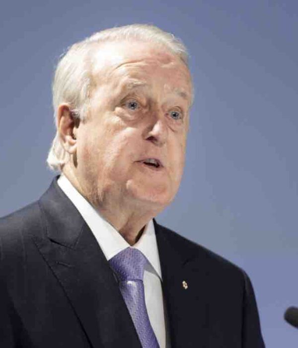 L’ex-Premier ministre canadien Brian Mulroney appelle Ottawa à «repenser urgemment» sa relation avec la Chine