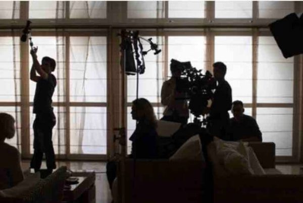 France 2 : la nouvelle série «La faute à Rousseau» en tournage