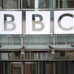 La BBC doit déployer davantage d’efforts pour favoriser la diversité en son sein, selon son directeur général sortant, Tony Hall