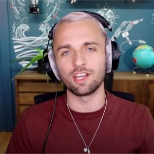 Squeezie, youtubeur star, arrive sur NRJ pour animer une quotidienne pendant 2 semaines